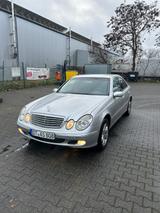 Mercedes-Benz E 240  - Mercedes-Benz E 240