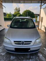 Opel Zafira 1,8 Benzin Automatik - Opel Zafira in Braunschweig