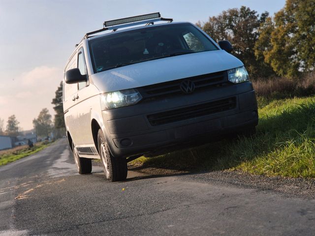 Volkswagen T5 Transporter 2.0tdi mit Werkstattausbau