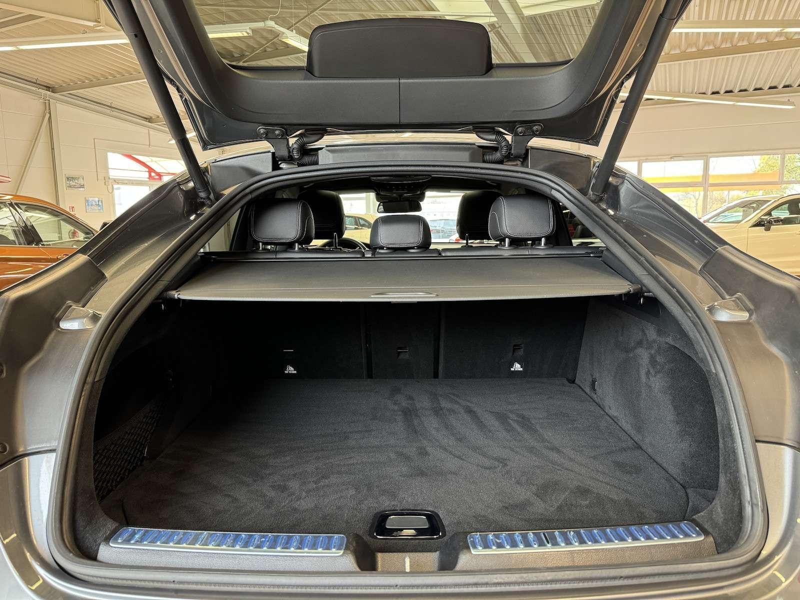 Fahrzeugabbildung Mercedes-Benz GLC 250 Coupe AMG/LED/Distronic/S-Dach/Memo/3...