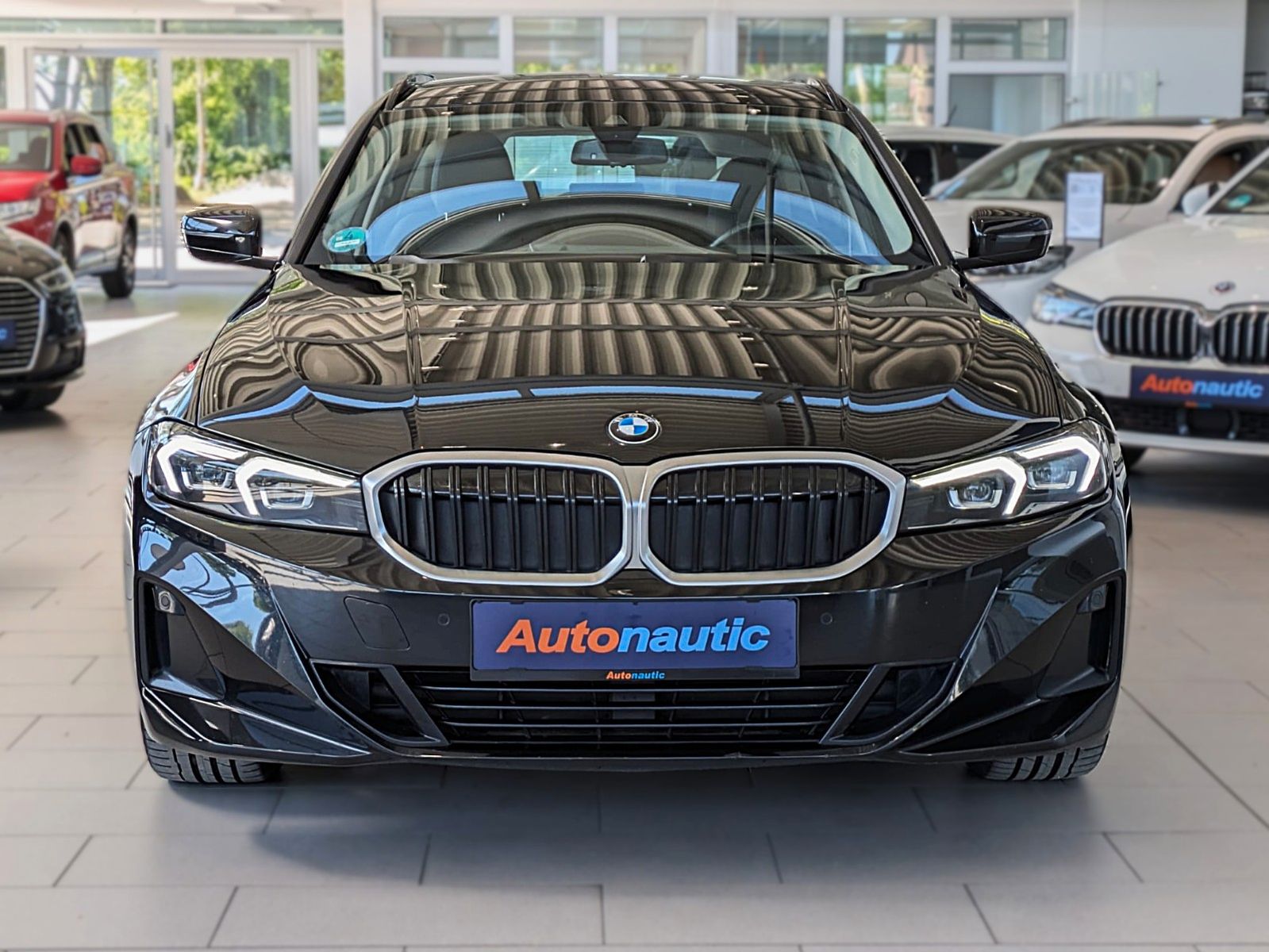 Fahrzeugabbildung BMW 320 d Touring AUT LEDER NAVI HUD LIVE COCKPIT