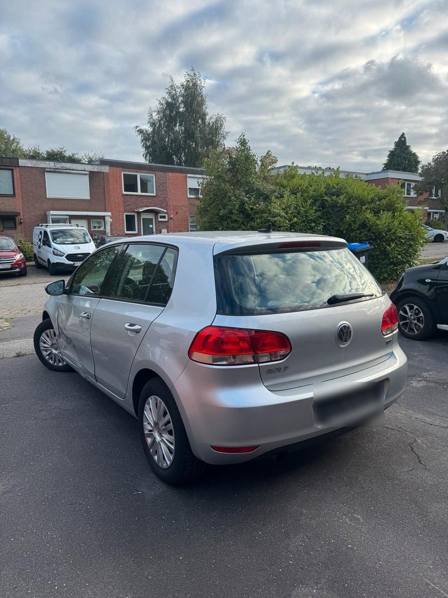 Volkswagen Golf 2009 — rear view