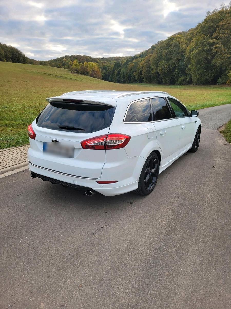 Ford Mondeo 2013 — interior