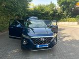 Hyundai SANTA FE 2.2 CRDi Premium 4WD 8AT SEVEN Premium - Hyundai SANTA FE in Nürnberg