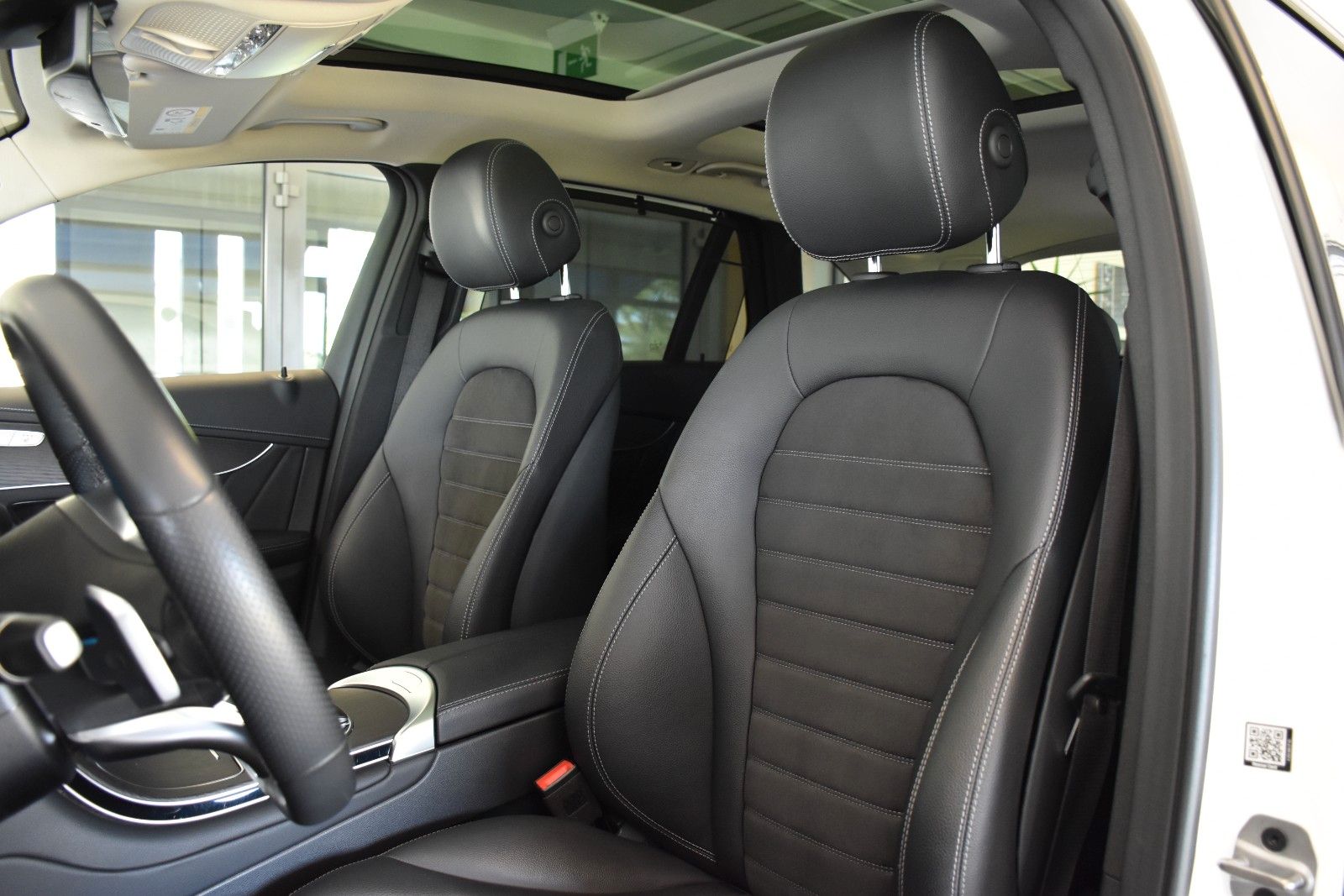 Mercedes-Benz GLC 300 de 4Matic 9G AMG LINE PANO AHK LED NIGHT foto 16