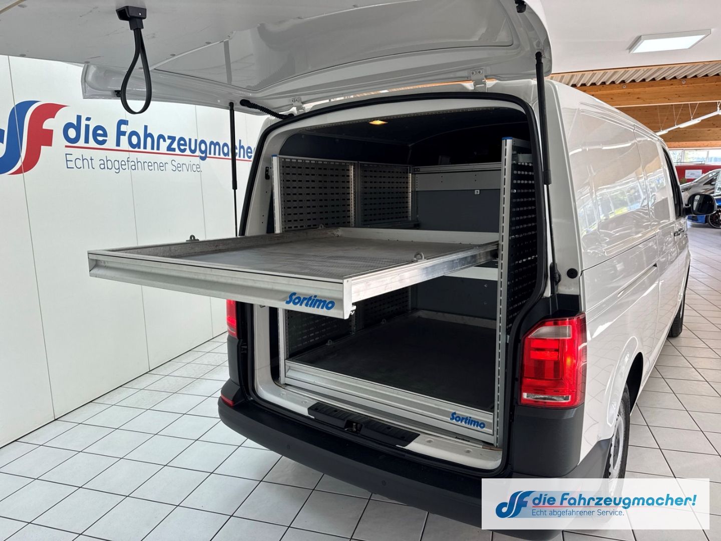 Fahrzeugabbildung Volkswagen Transporter T6 Kasten lang 4Motion StandHZG Navi