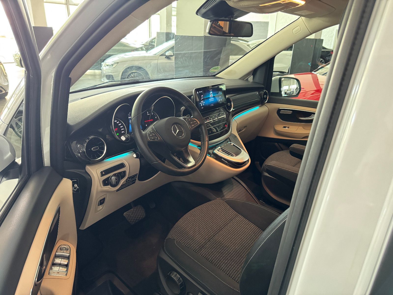 Fahrzeugabbildung Mercedes-Benz V 220 d 9GT MARCO POLO SPORTPAKET AHK LED MBUX+