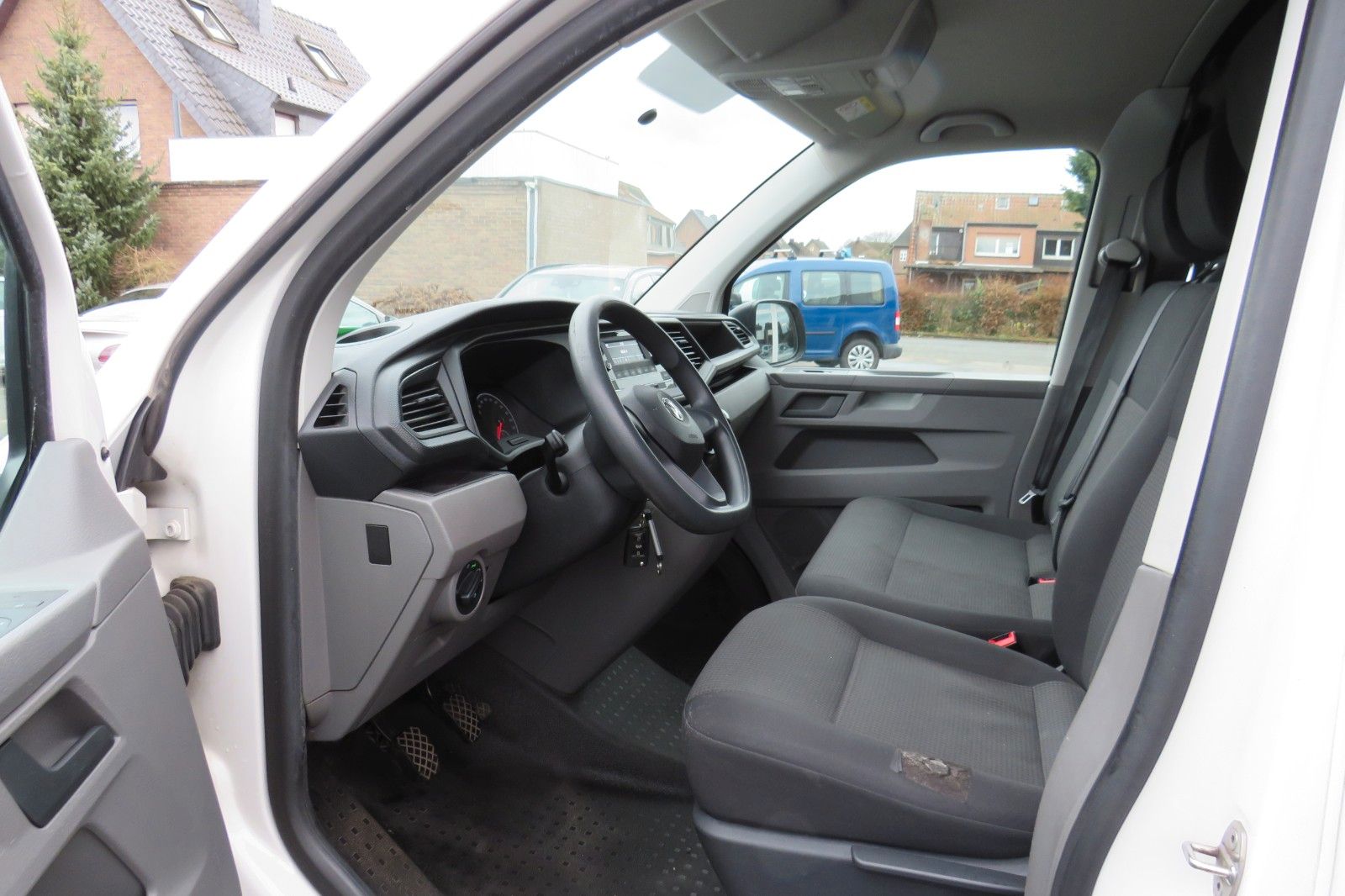 Fahrzeugabbildung Volkswagen T6 Kasten TDI KURZ KLAPPE KLIMA PDC TELVOR 1.HD