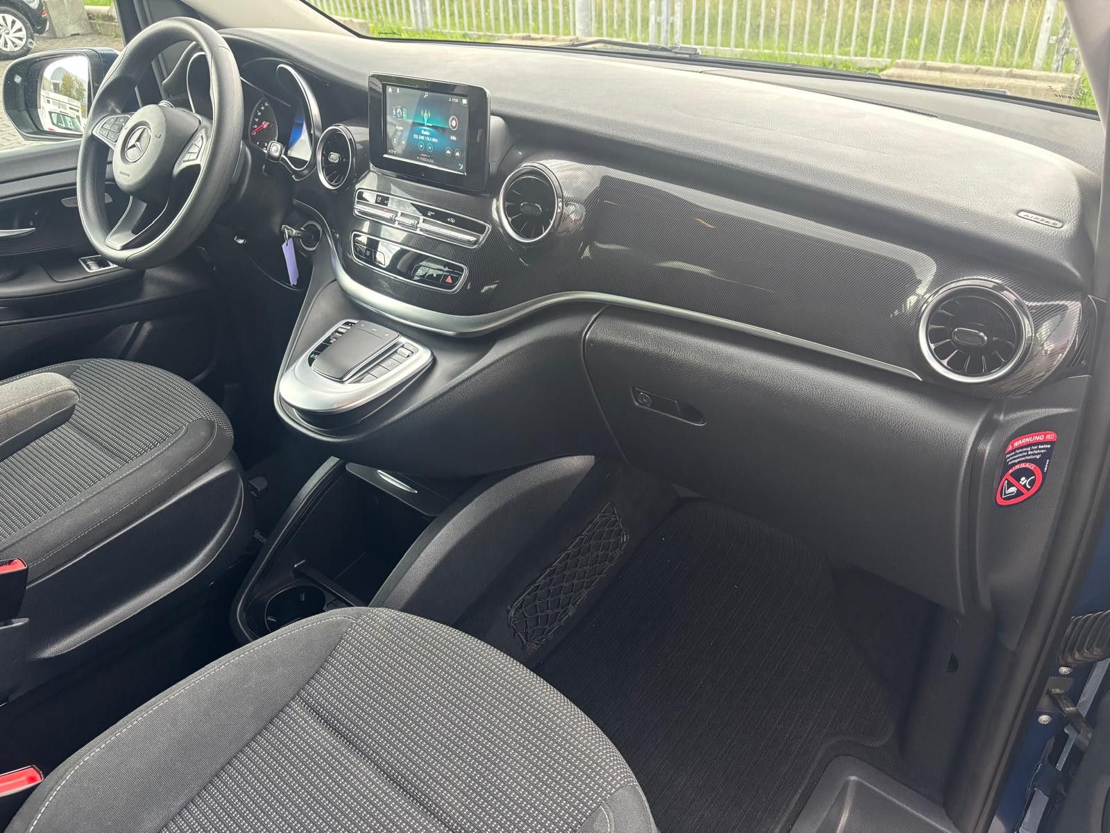 Fahrzeugabbildung Mercedes-Benz V 220 d LANG-AHK-NAV-PDC-SHZ-APP-TEMP.-DAB