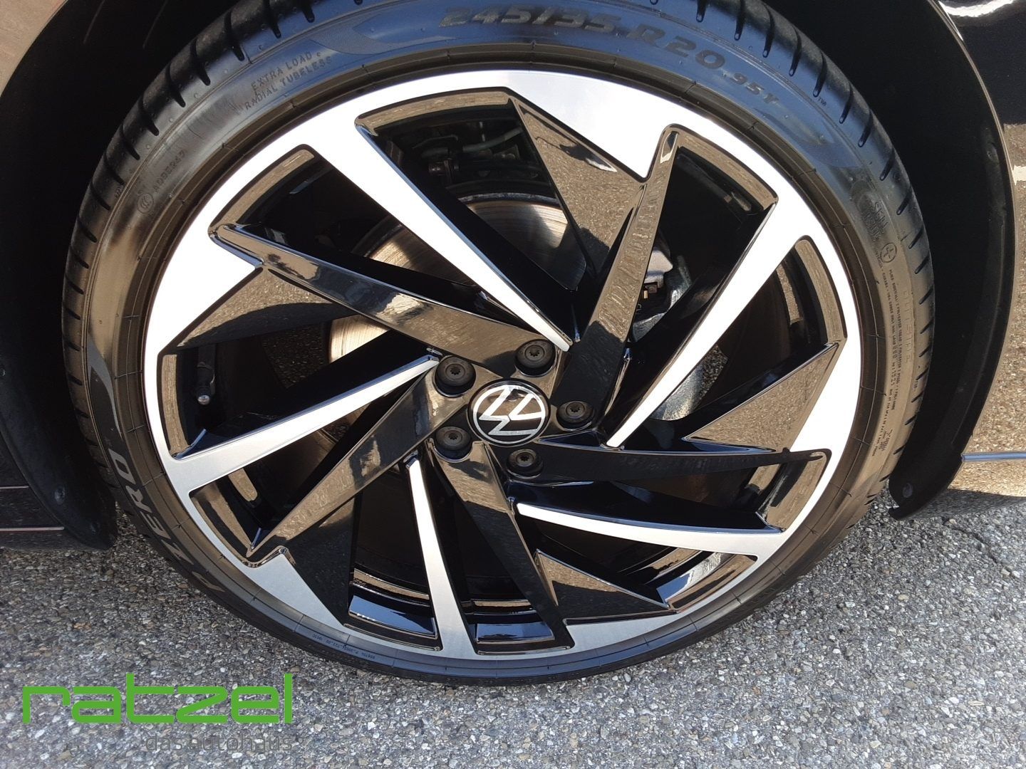 Fahrzeugabbildung Volkswagen Passat Variant Business 2.0 TDI DSG ACC Navi Pan
