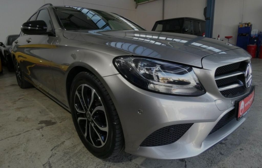 Image of Mercedes-Benz C 200