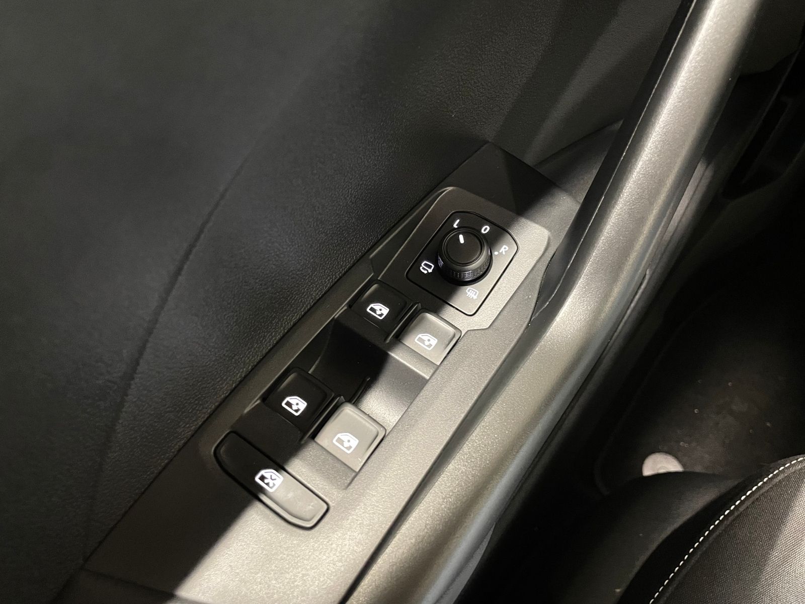 T-Cross Life 1.0 TSI ACC SHZ LED APP