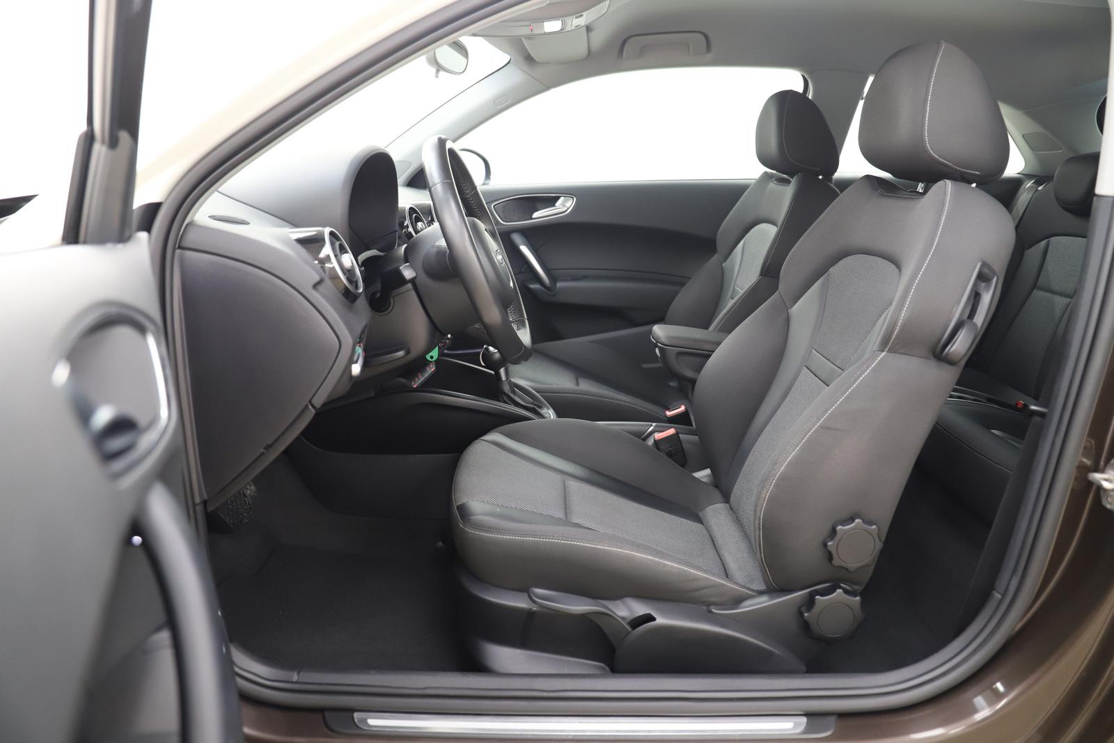 Audi A1 1.4TFSI 122PS S tronic ambition BOSE 1Hand