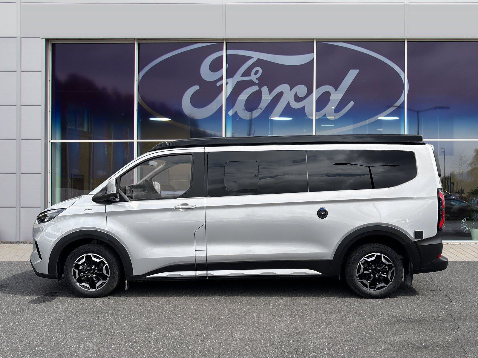 Fahrzeugabbildung Ford Transit Custom 320 L2 Motorcaravan Nugget Activ