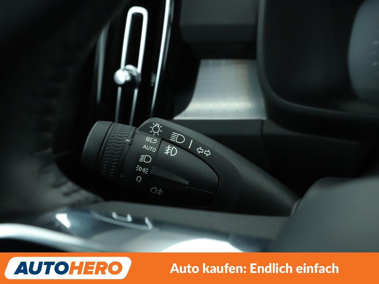 Volvo XC40 2.0 T4 Momentum 2WD Aut.*LED*TEMPO*PDC*