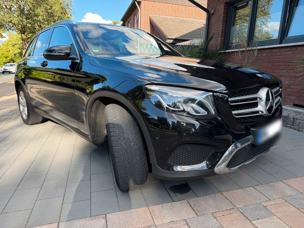 Image of Mercedes-Benz GLC 220