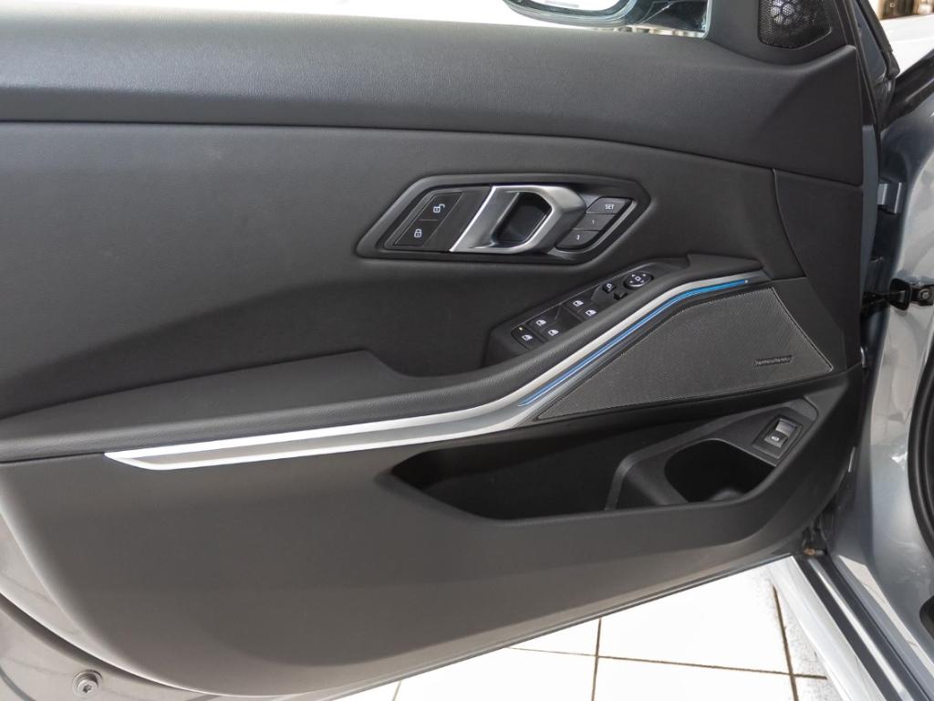 BMW M340i xDrive+AHK+Panorama+Navi+RFK+eSitze+PDCv+h