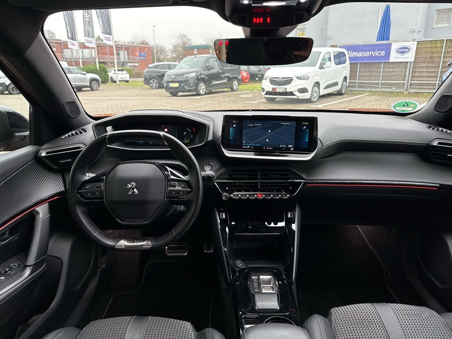Fahrzeugabbildung Peugeot 2008 e- GT Navi Digitales Cockpit LED Apple CarP