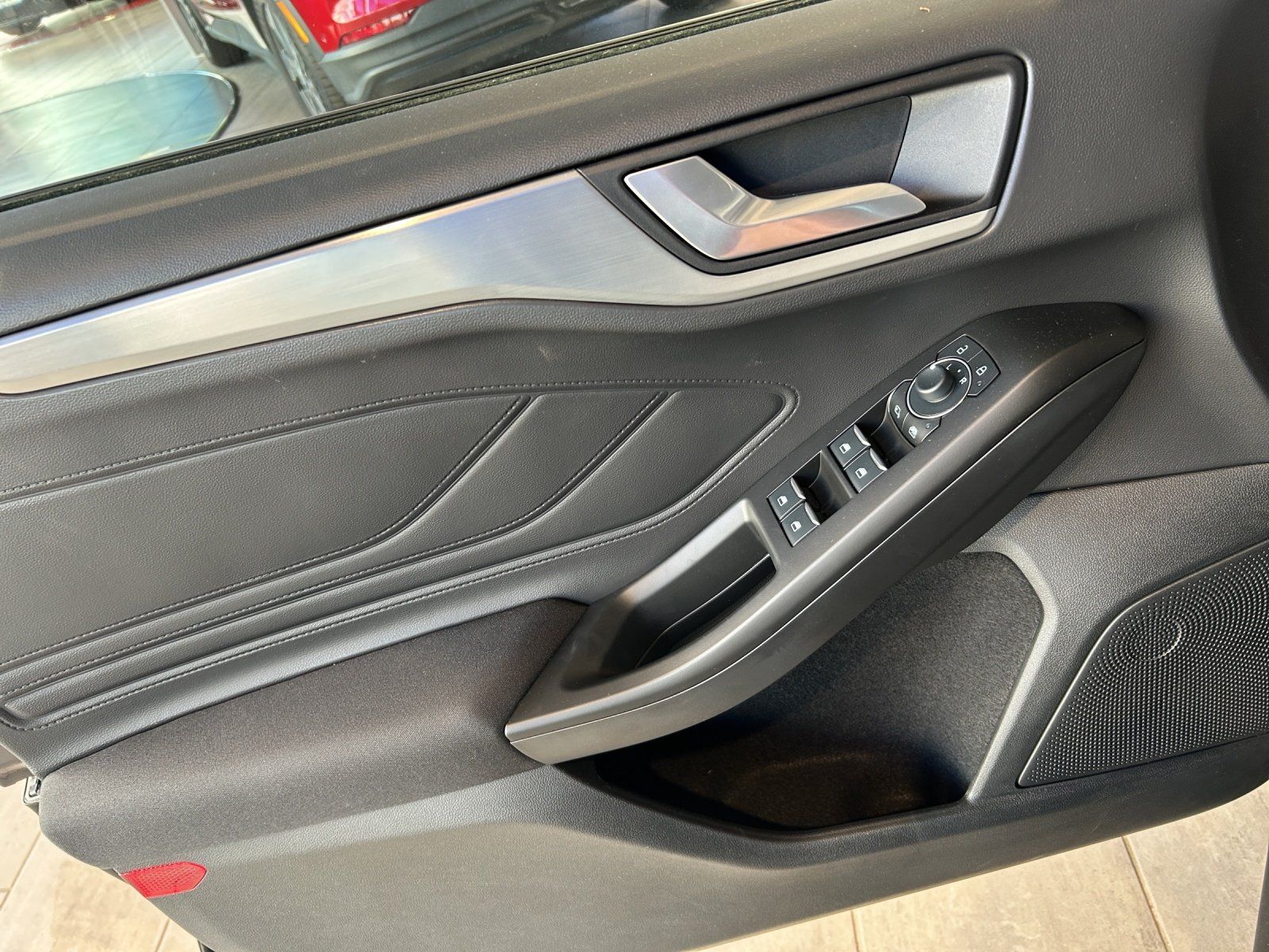 Fahrzeugabbildung Ford Focus Titanium Turnier Winter P. e.Call Kamera