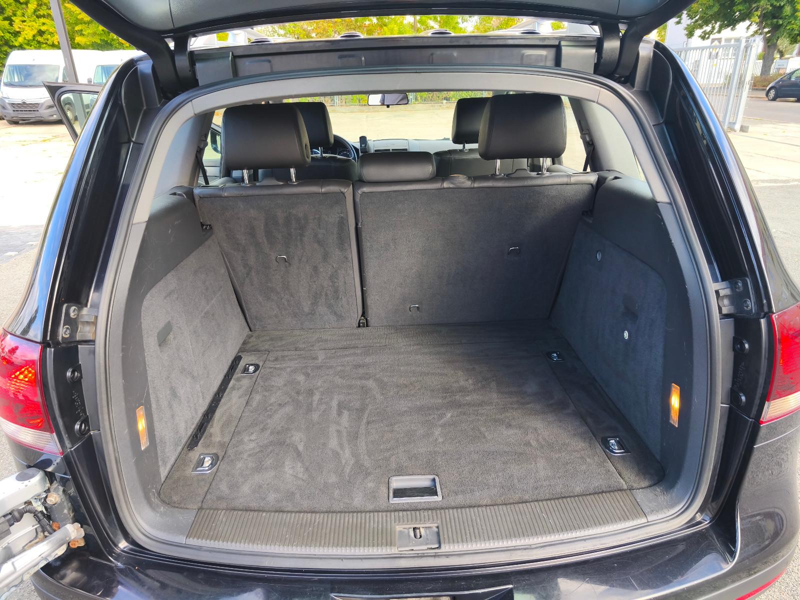 Volkswagen Touareg 2010 — photo 10