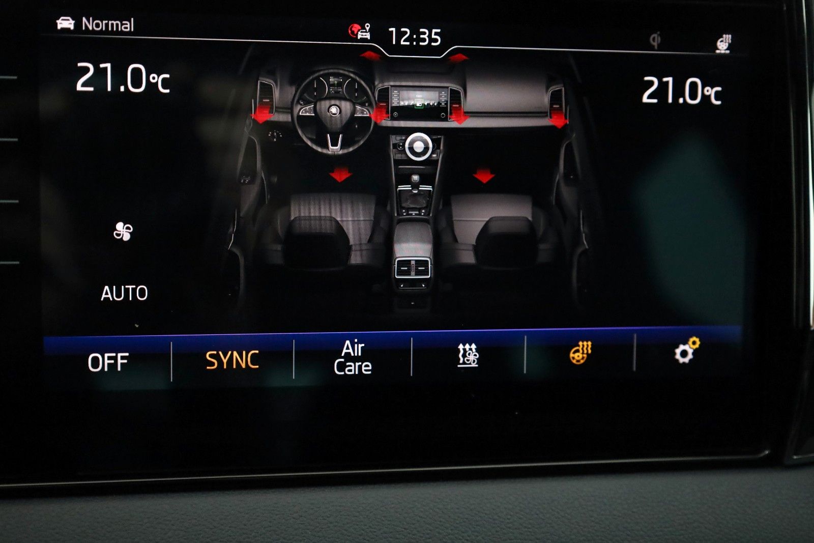 Fahrzeugabbildung SKODA Karoq Sportline 4x4 Navi,LED,Panorama,Apple CarP