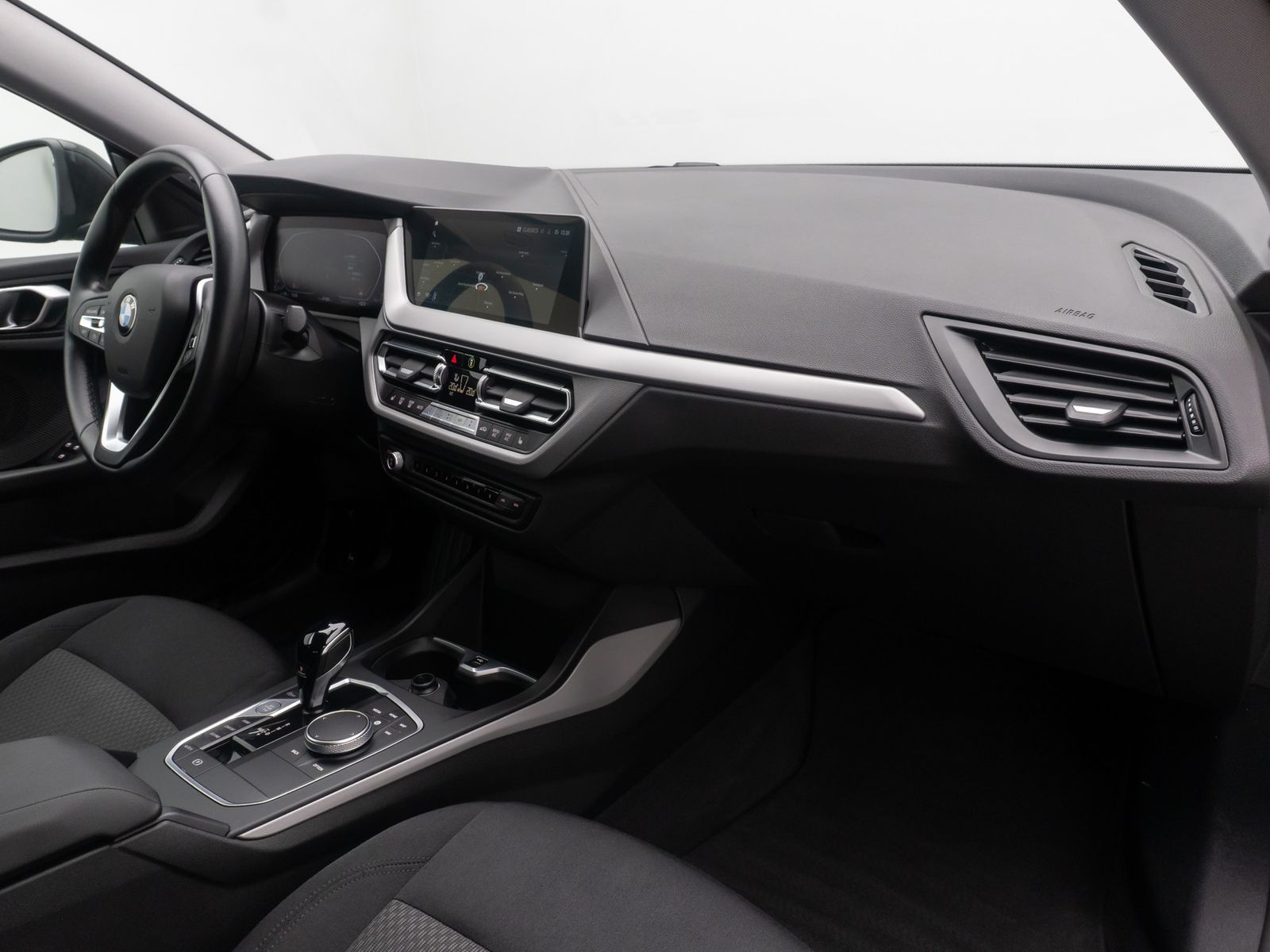 Fahrzeugabbildung BMW 218 Gran Coupé GeschwindigReg PDC DAB CockpitPr