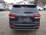 Kia Sorento Platinum Edition 4WD - Kia Sorento: Platinum