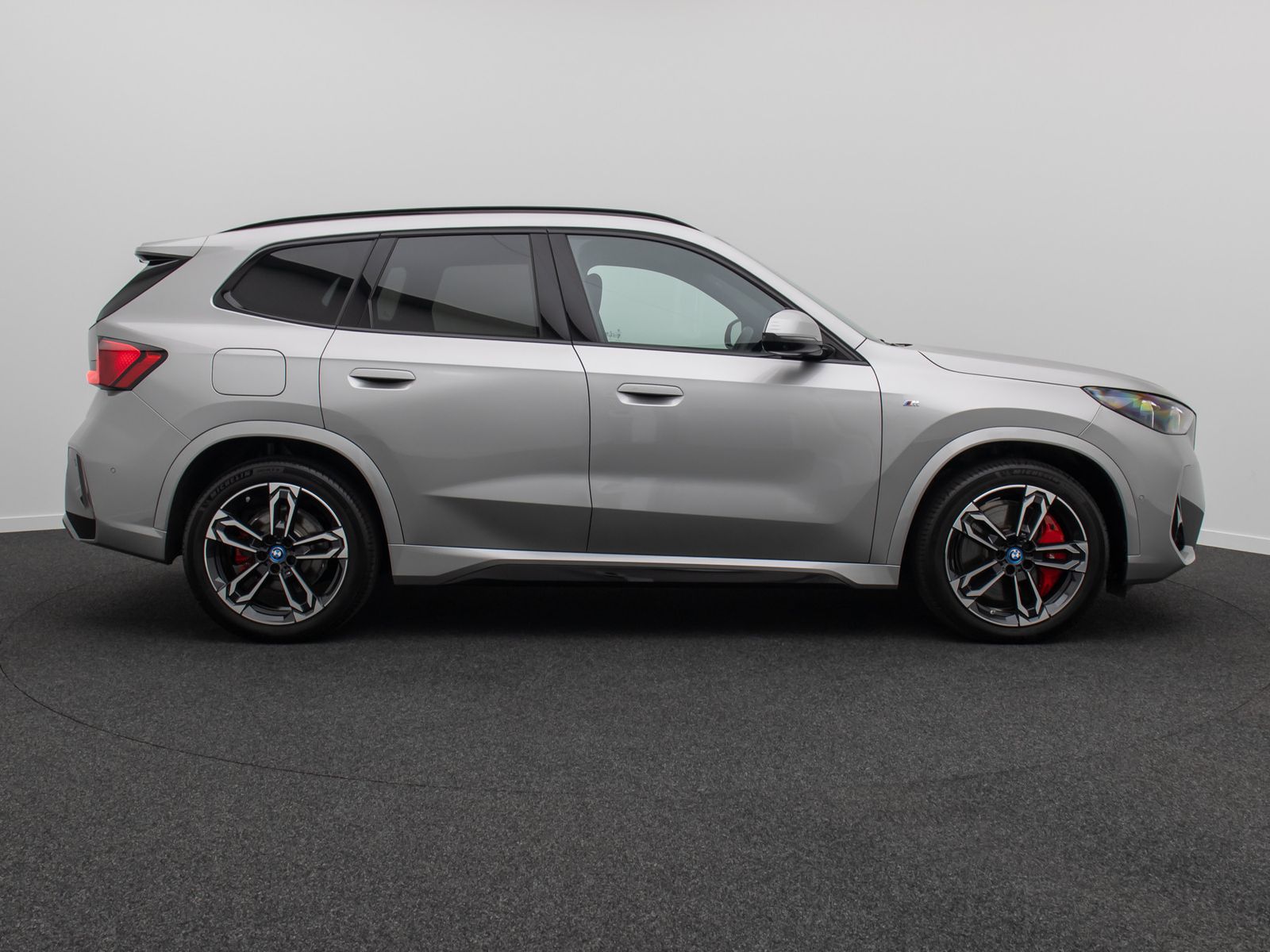 Fahrzeugabbildung BMW X1 xD30e MSport 360&deg;H/K Panorama AHK HUD DAB 19"