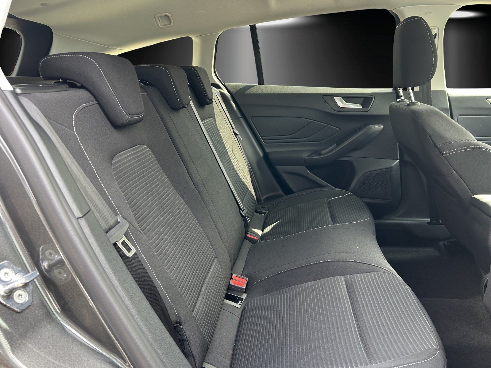 Fahrzeugabbildung Ford Focus Titanium Edition Turnier e.Call Kamera PDC