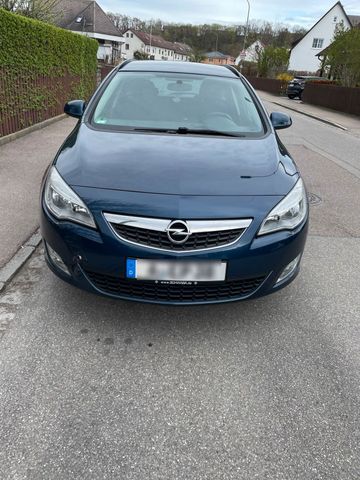 Opel Astra J 1,7 CDTI Sports Tourer