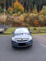 Opel Zafira 1.9 CDTI - Opel Zafira aus 2008 mit Diesel-Antrieb
