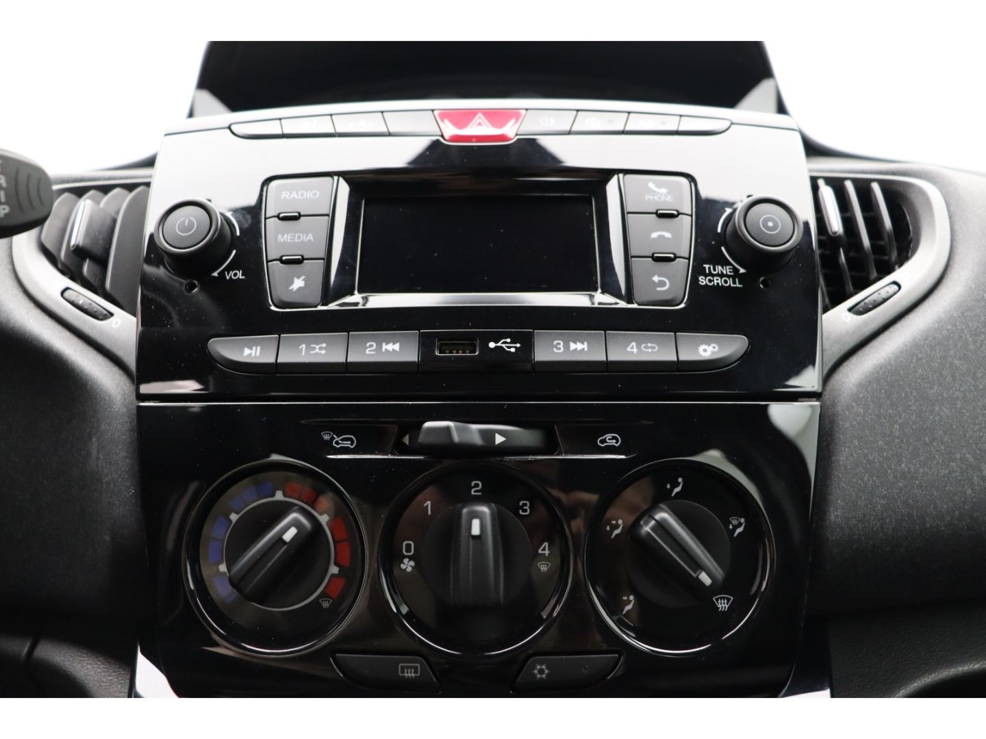 Fahrzeugabbildung Lancia Ypsilon Multifunktion Bluetooth Freisprechanlage