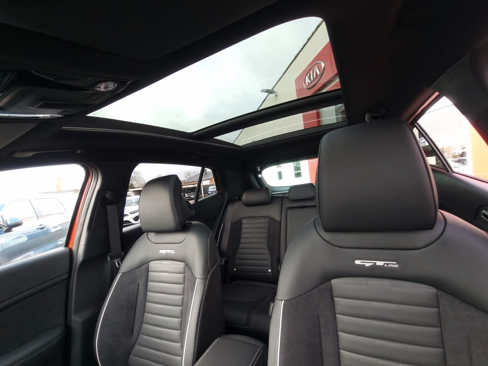 Fahrzeugabbildung Kia Sportage 1.6 T-GDI Plug-in Hybrid Auto 4WD