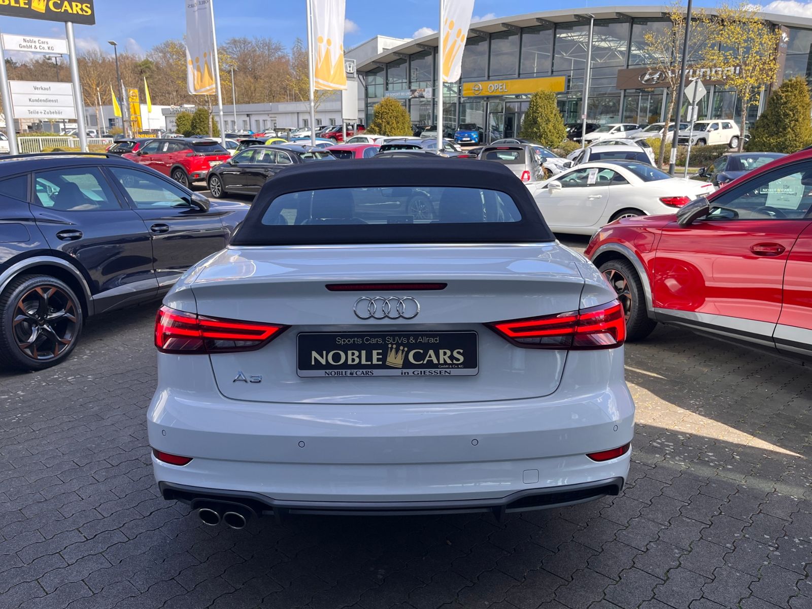 Fahrzeugabbildung Audi A3 Cabriolet 35 TFSI S line sport LED NAV PDC