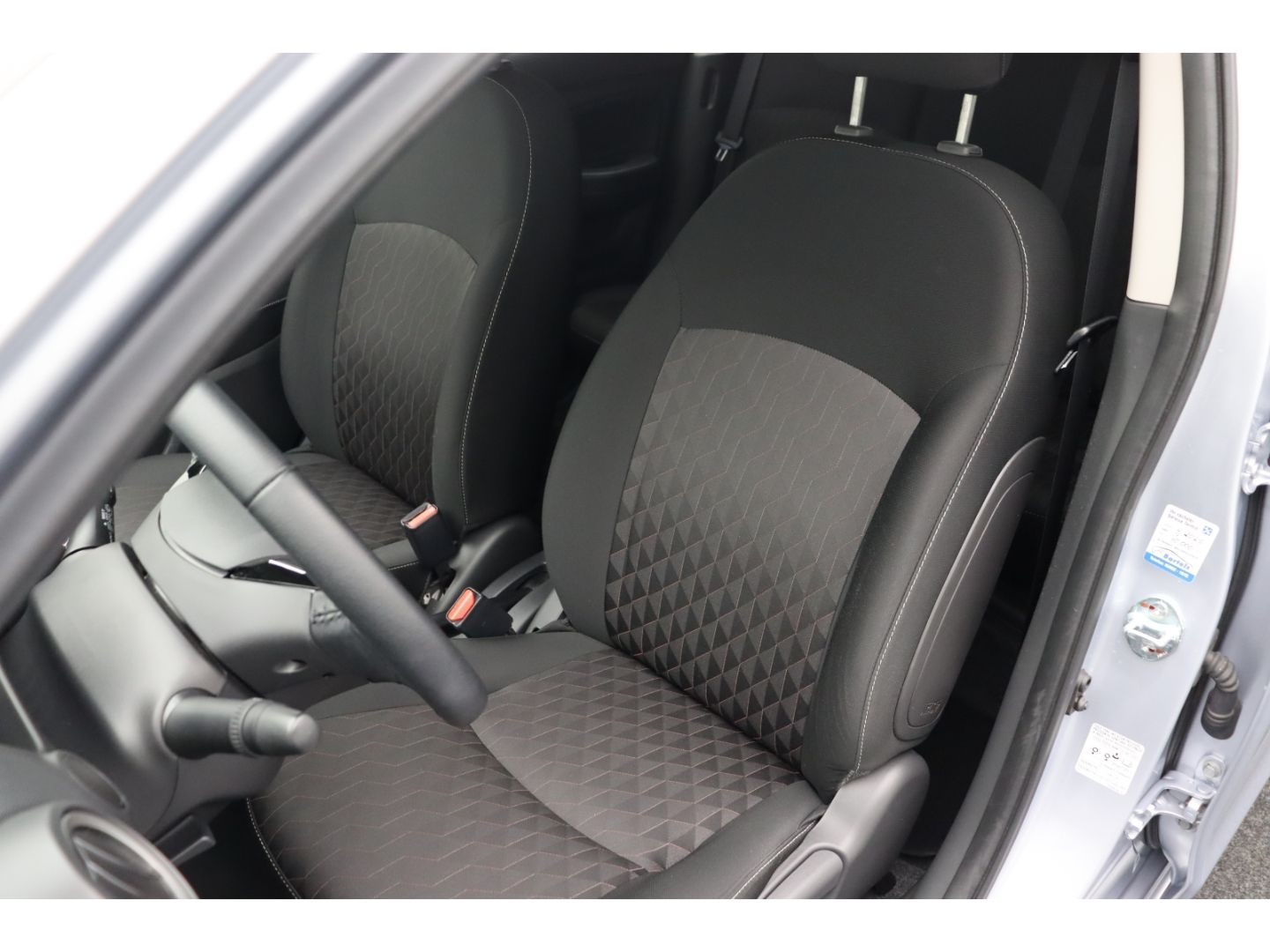 Fahrzeugabbildung Mitsubishi Space Star 1.2 Select+ Kamera  DAB