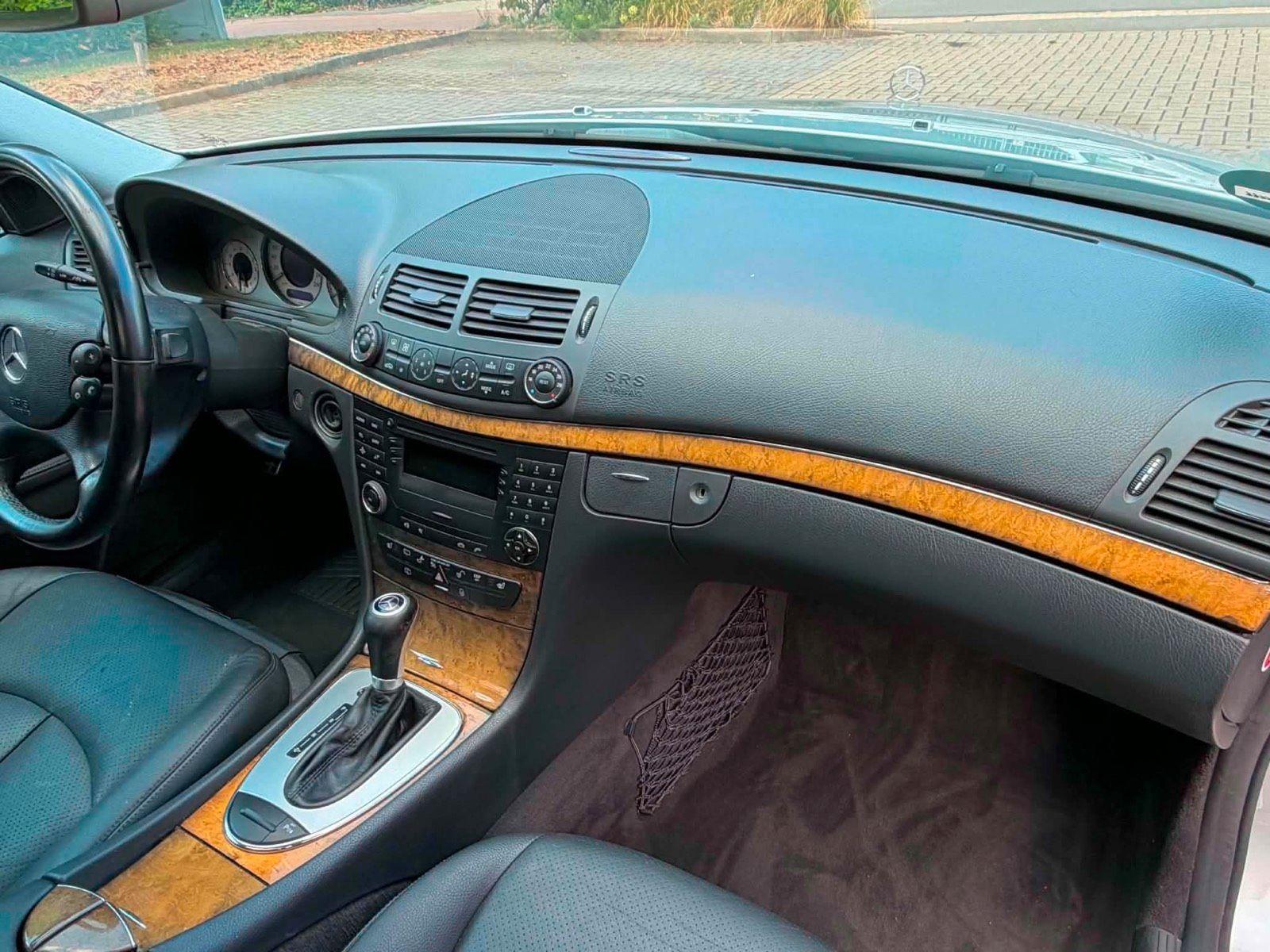 Mercedes-Benz E320 2006 — photo 7