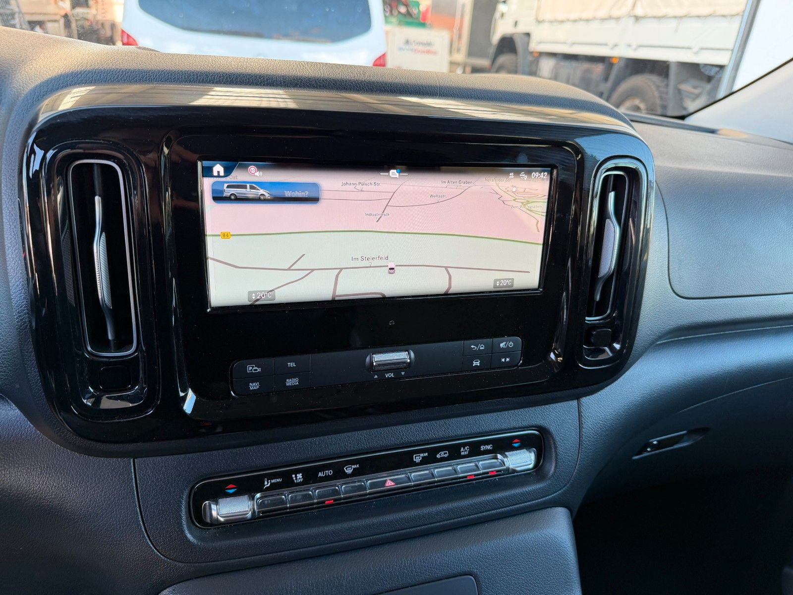 Fahrzeugabbildung Mercedes-Benz Vito 116 CDI 9G Tourer SELECT AHK2,5to LED