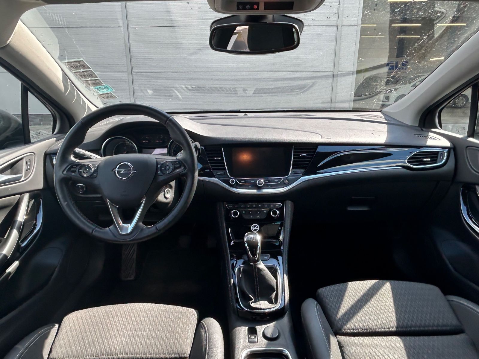 Fahrzeugabbildung Opel Astra K 1.4 ST Innovation Unfallschaden