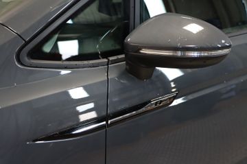 Volkswagen Touran 2.0 DSG R-Line 7-Sitze AHK Kamera