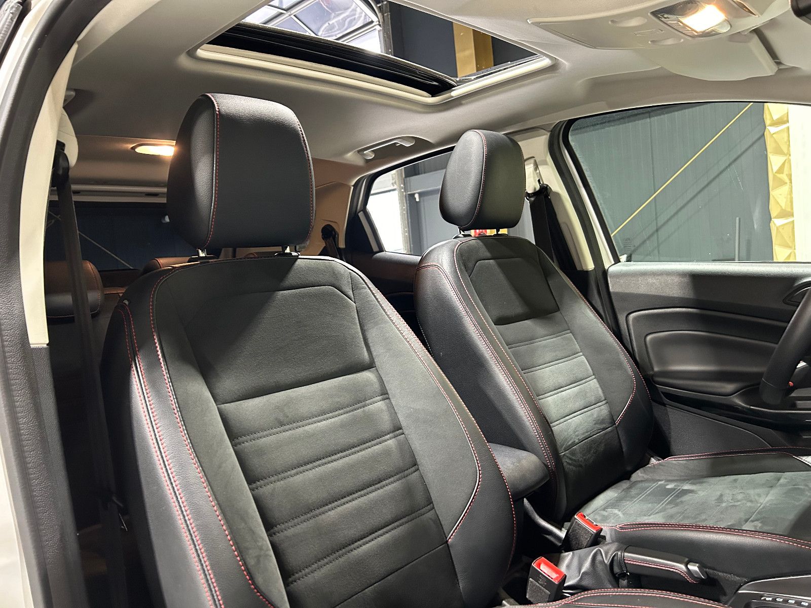 Fahrzeugabbildung Ford EcoSport ST-Line/KAMERA/NAVI/PANO/APPLE/SHZ