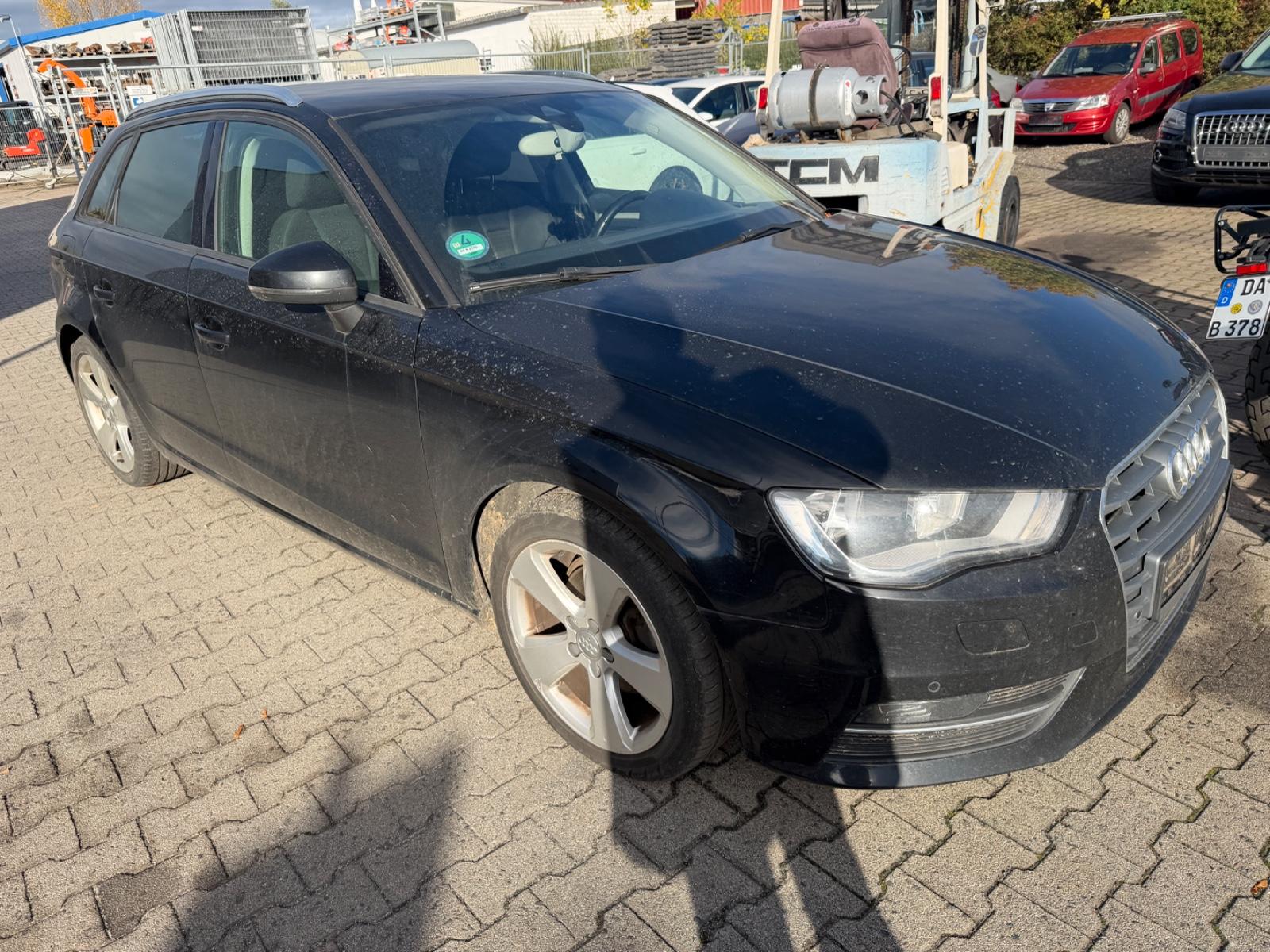 Audi A3 2015 — вигляд ззаду