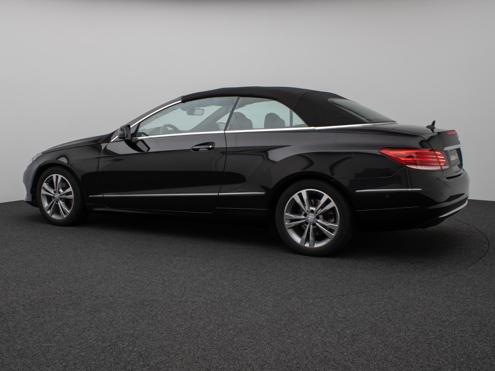 Mercedes-Benz E 200 Cabrio LED Sitzhzg Navi PDC Tempomat Leder