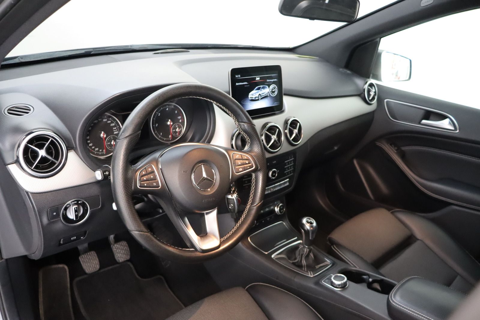 Fahrzeugabbildung Mercedes-Benz B 180 d * LED * Navigation