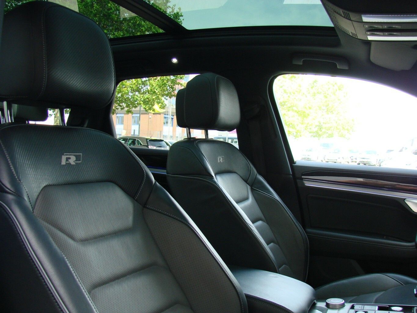 Volkswagen Touareg 3.0TDi R-Line 4M LED AHK PANO ACC Luftfe foto 20