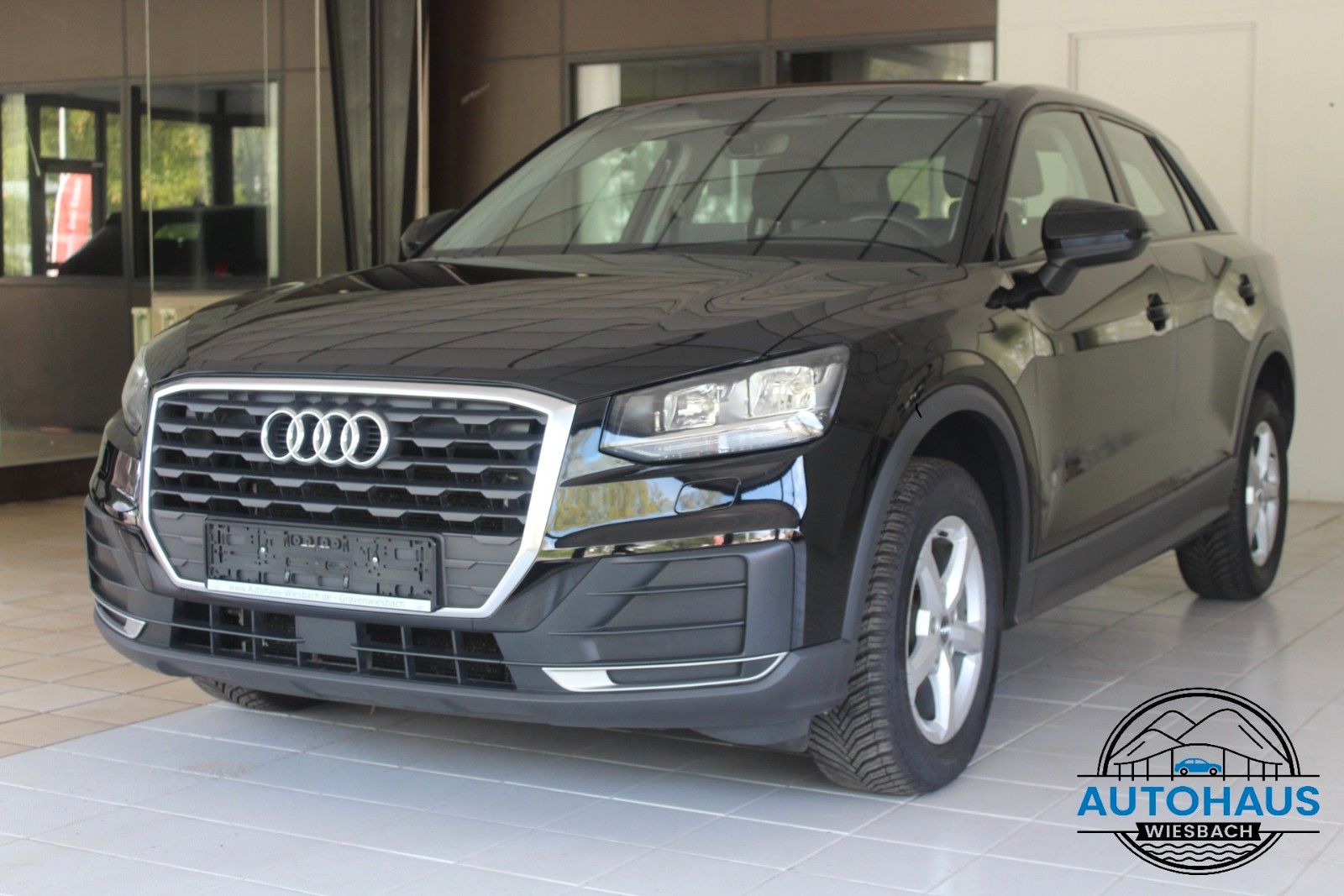 AUDI Q2 35 TFSI design Sitzhz / PDC/ MMI / Tüv neu