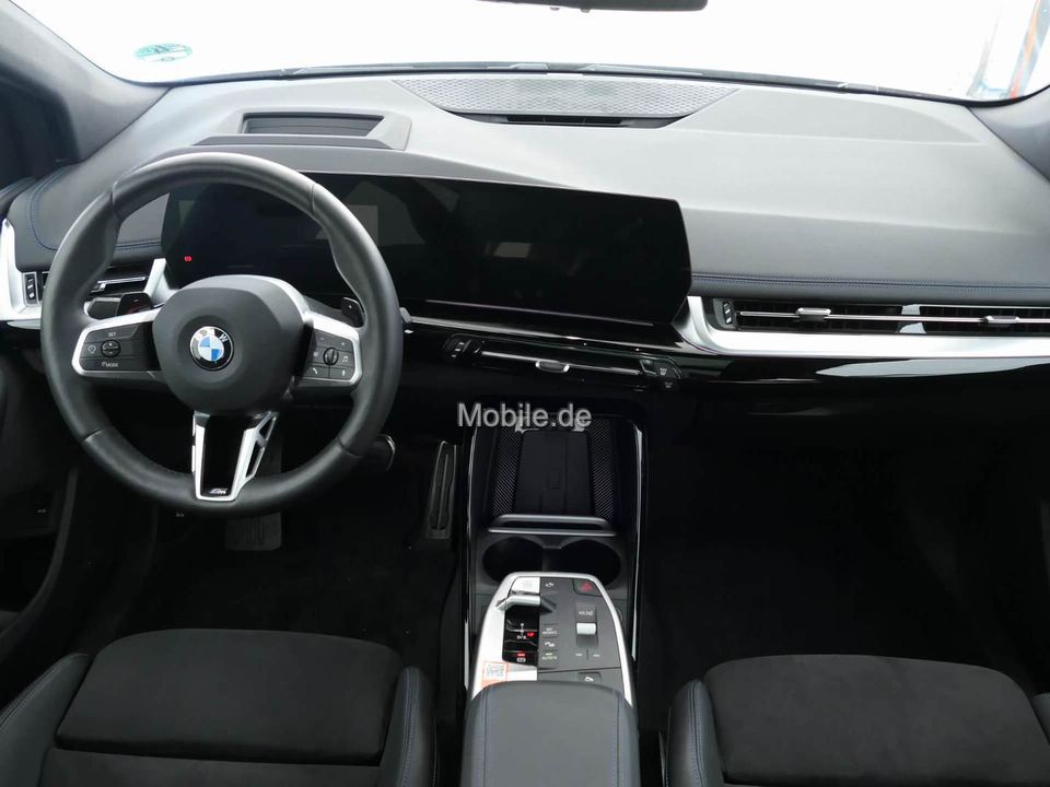 BMW 223 Active Tourer - Bild 6