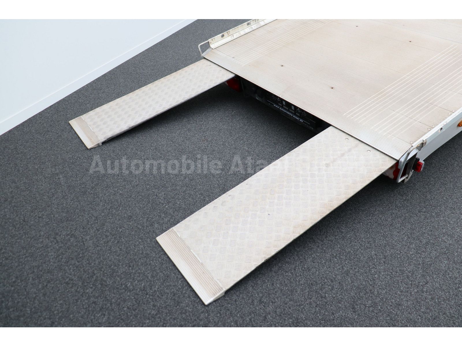 Fahrzeugabbildung Volkswagen Crafter Algema Blitzlader 1.HAND+ 3,3t NUTZLAST