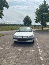 Peugeot 306 1.6 XT - Peugeot 306 mit Benzin-Antrieb: Limousine