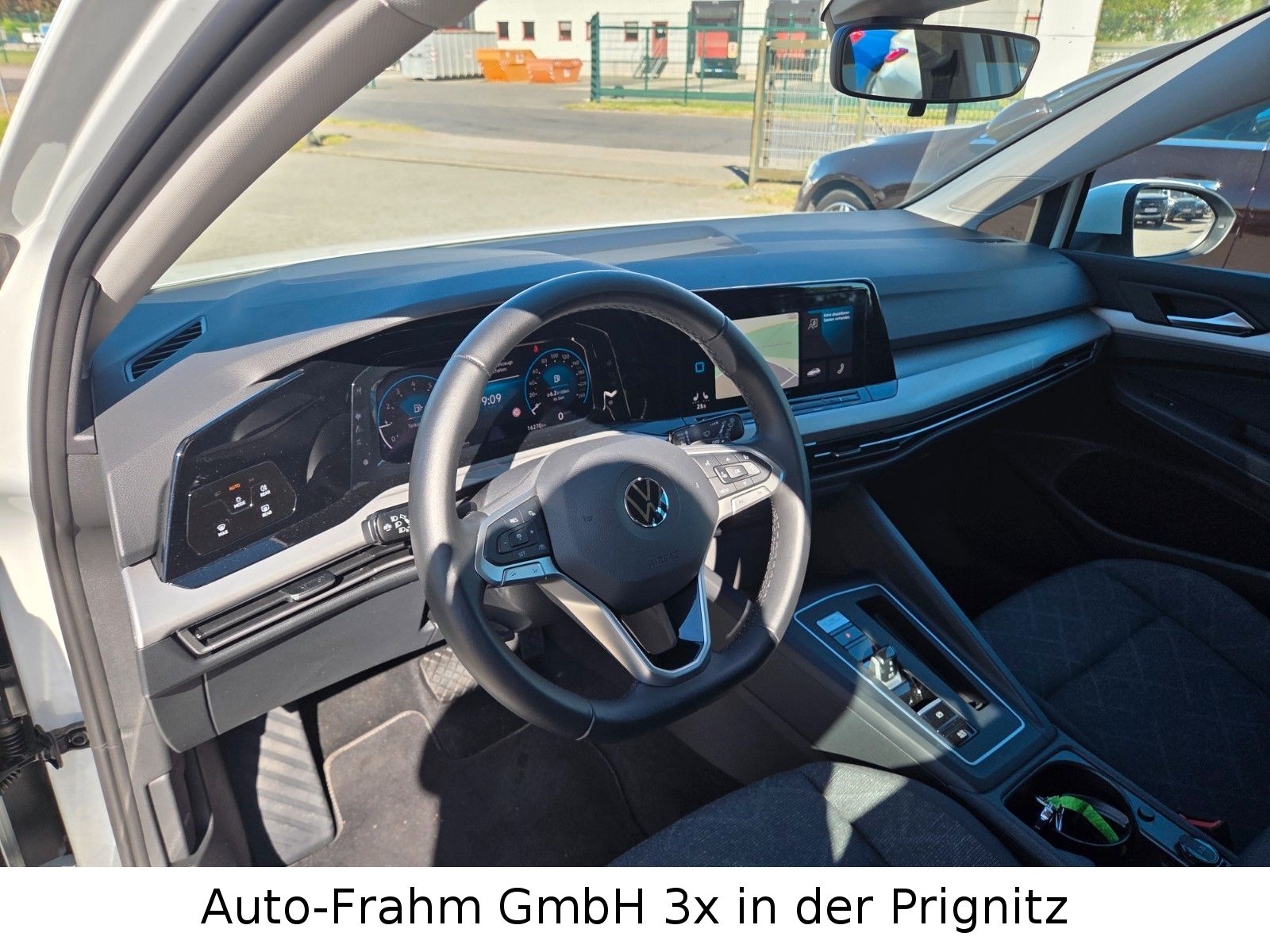 Volkswagen Golf VIII Lim. Life eTSI LED NAVI foto 23