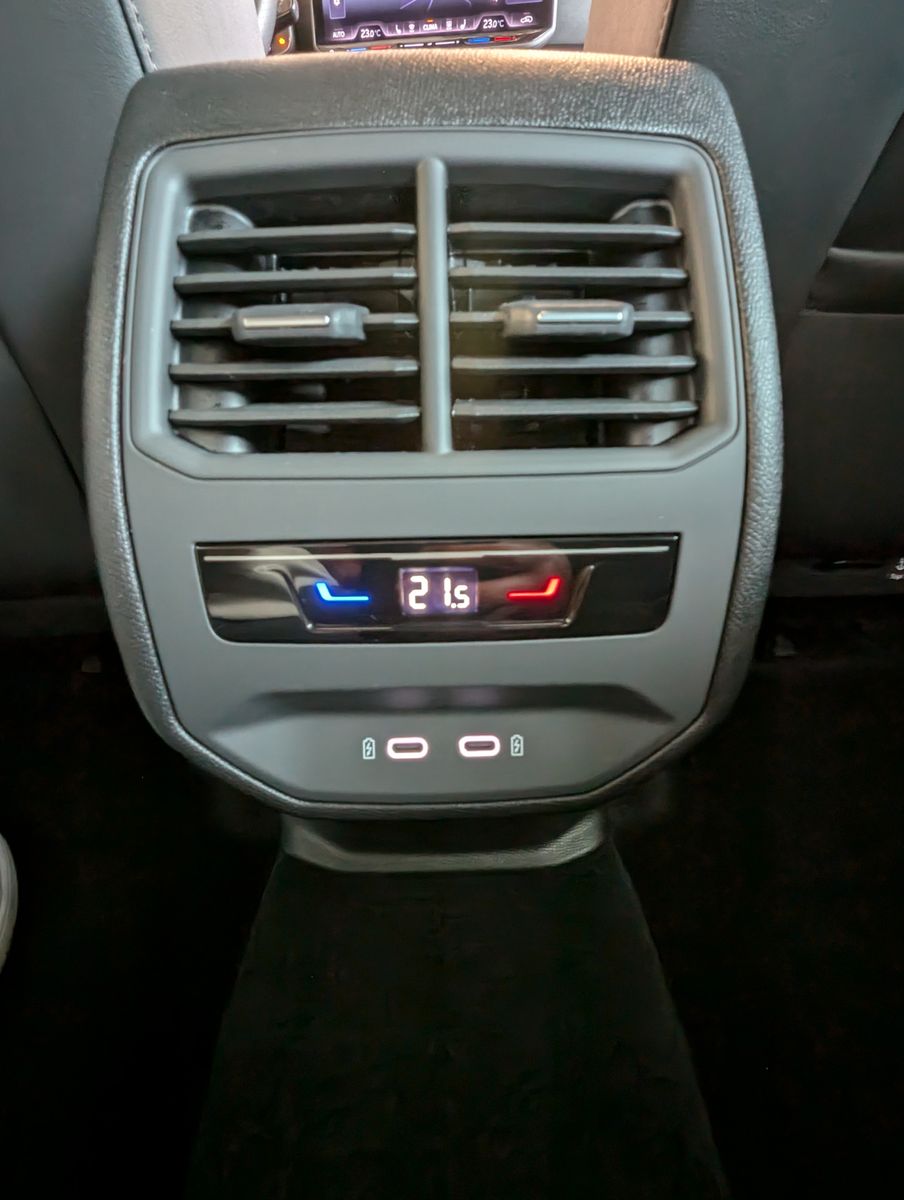 CUPRA Leon 2.0TSI VZ Matrix Pano Sennheiser Kamera 19" - Image 26